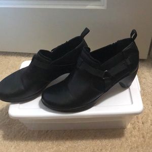 Merrell black ankle boots